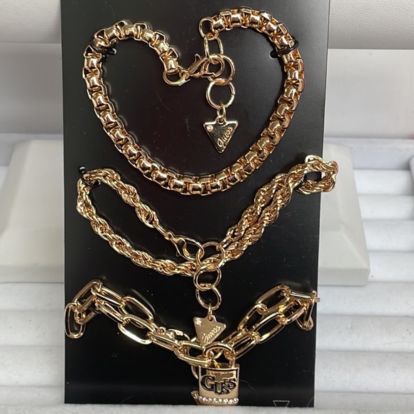 Guess Pack of 3 Gold Tone Bracelets. - Picture 5 of 6